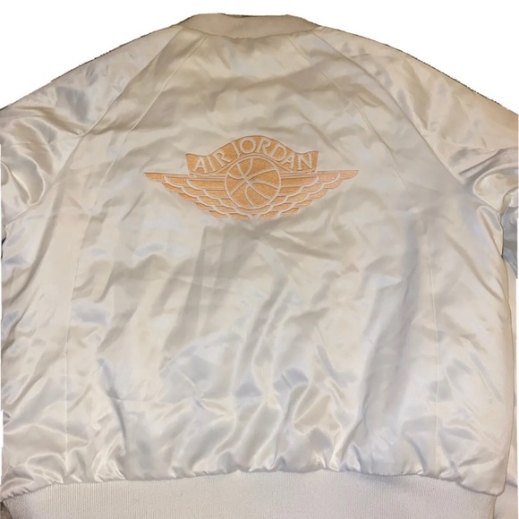 Nike Air Jordan Unisex Bomber Jacket - Picture 2 of 4